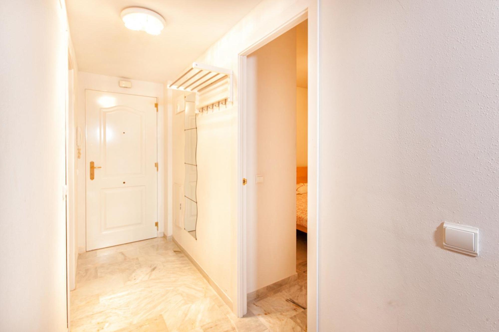 2035-Lovely 1 Bedrooms Sea View Apartment Манилва Экстерьер фото