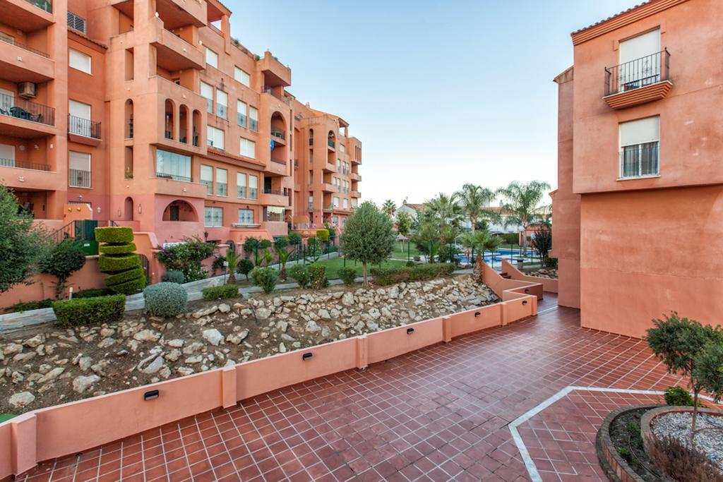 2035-Lovely 1 Bedrooms Sea View Apartment Манилва Экстерьер фото